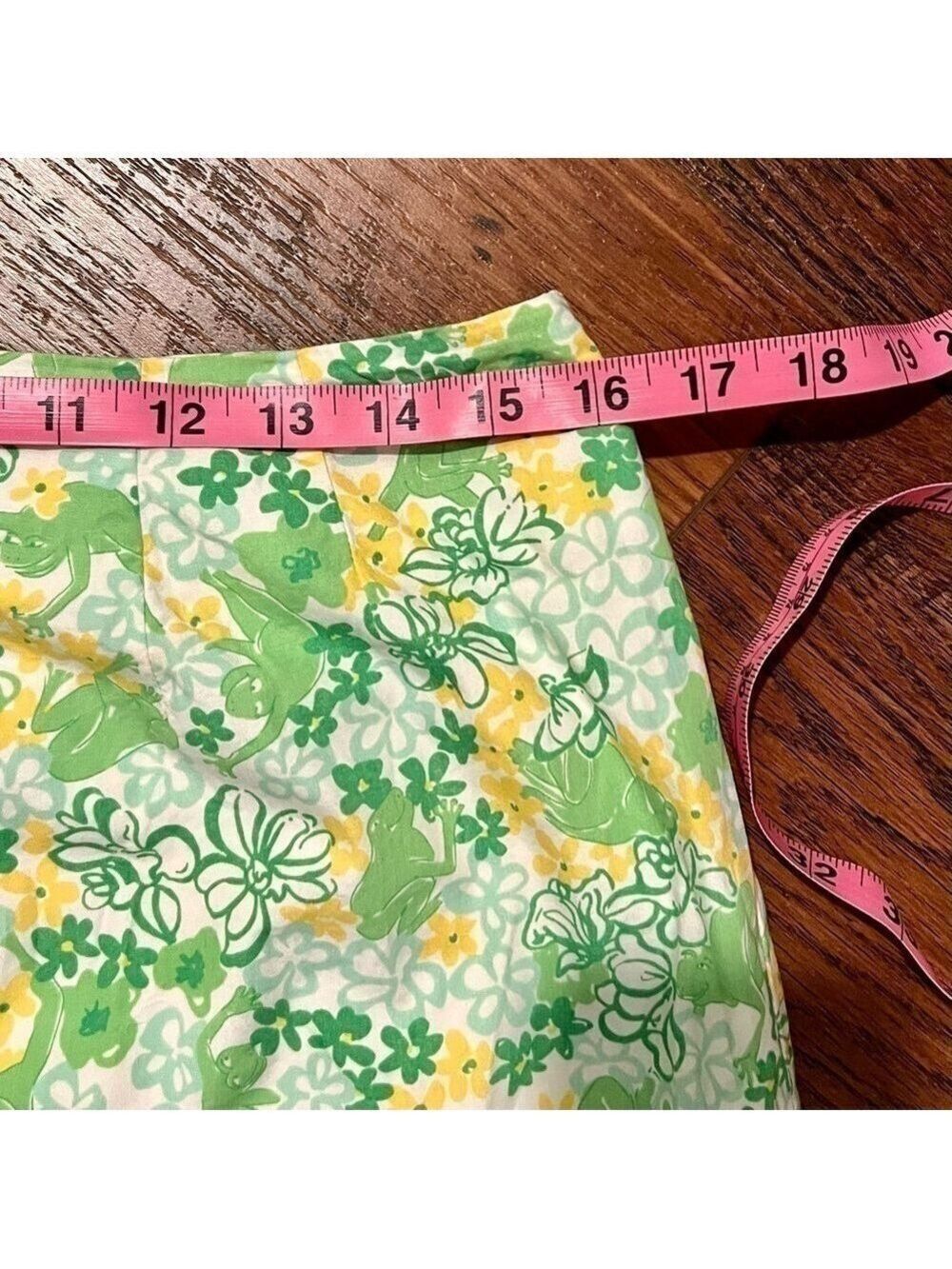 LILLY PULITZER Shy Frogs pattern skirt. Size 11 - Picture 4 of 5